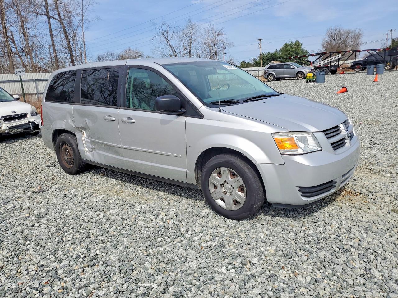 2010 DODGE GRAND CARAVAN SE photo 4