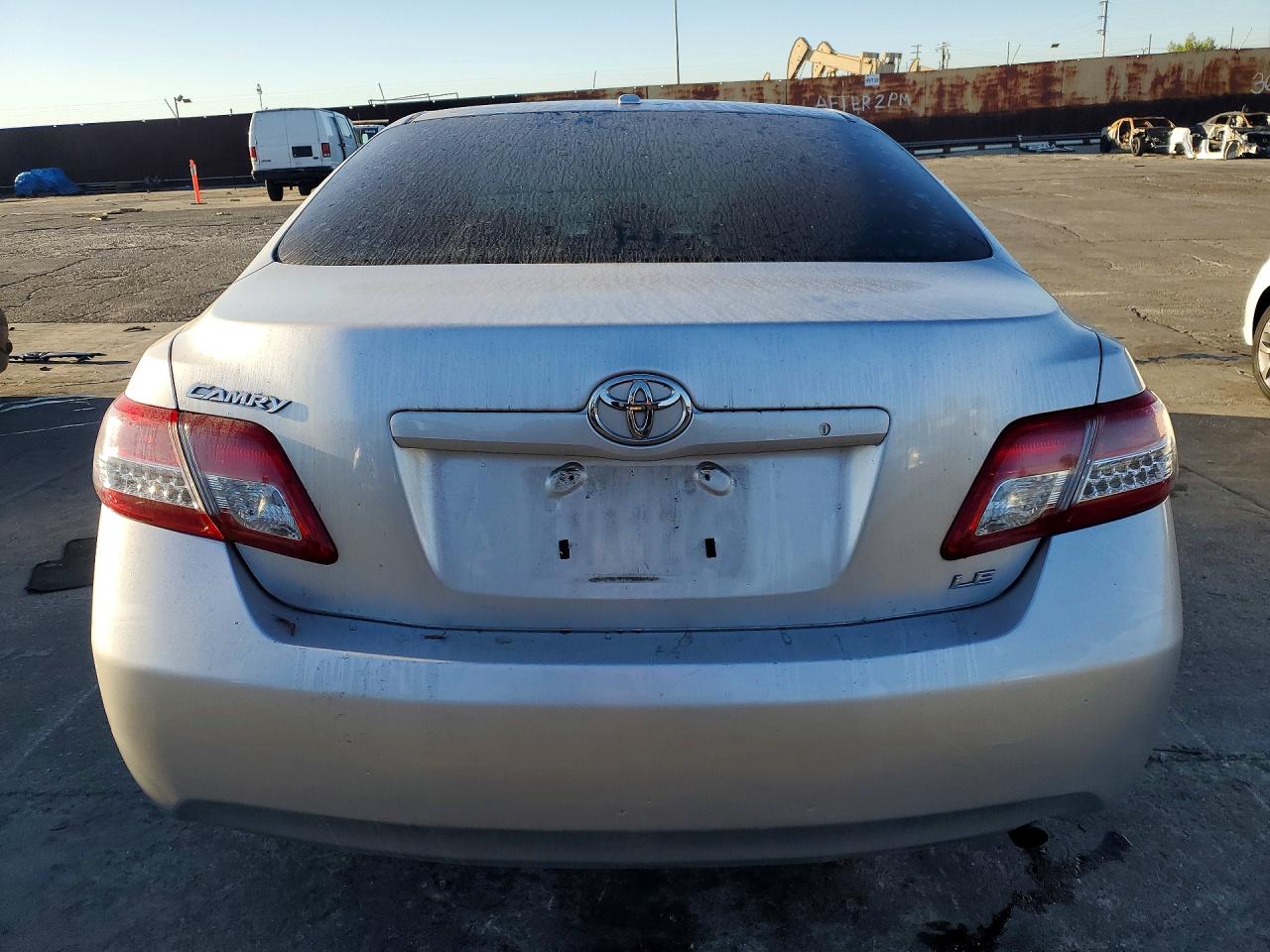 2011 TOYOTA CAMRY LE photo 11