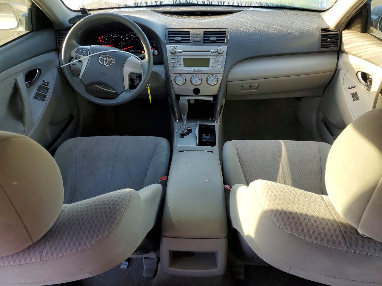 2011 TOYOTA CAMRY LE photo 15