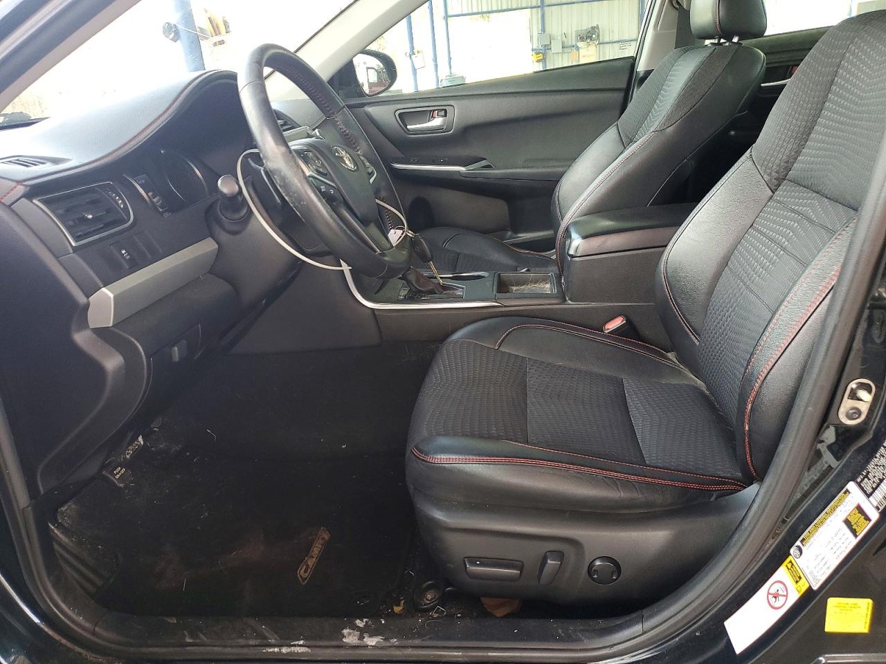2015 TOYOTA CAMRY SE photo 7