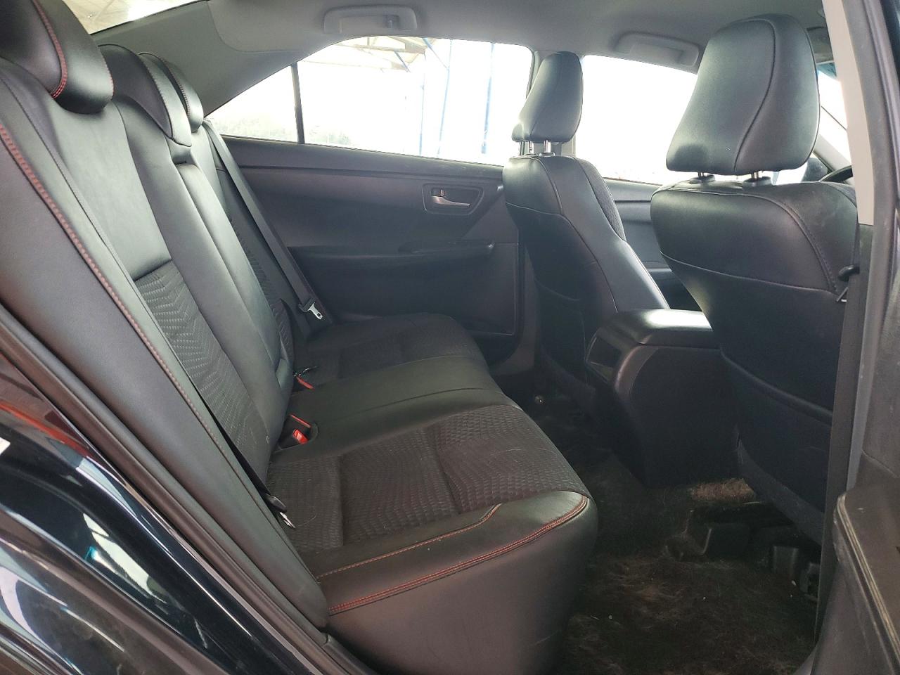 2015 TOYOTA CAMRY SE photo 10