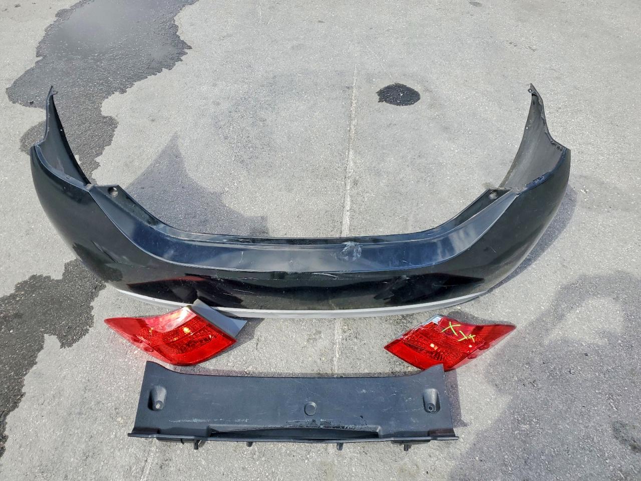 2018 TOYOTA COROLLA SE photo 12