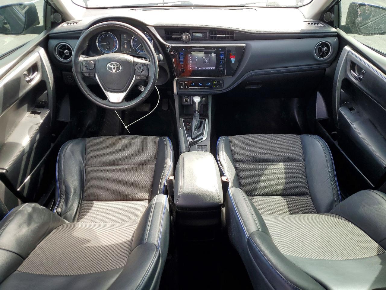 2018 TOYOTA COROLLA SE photo 8