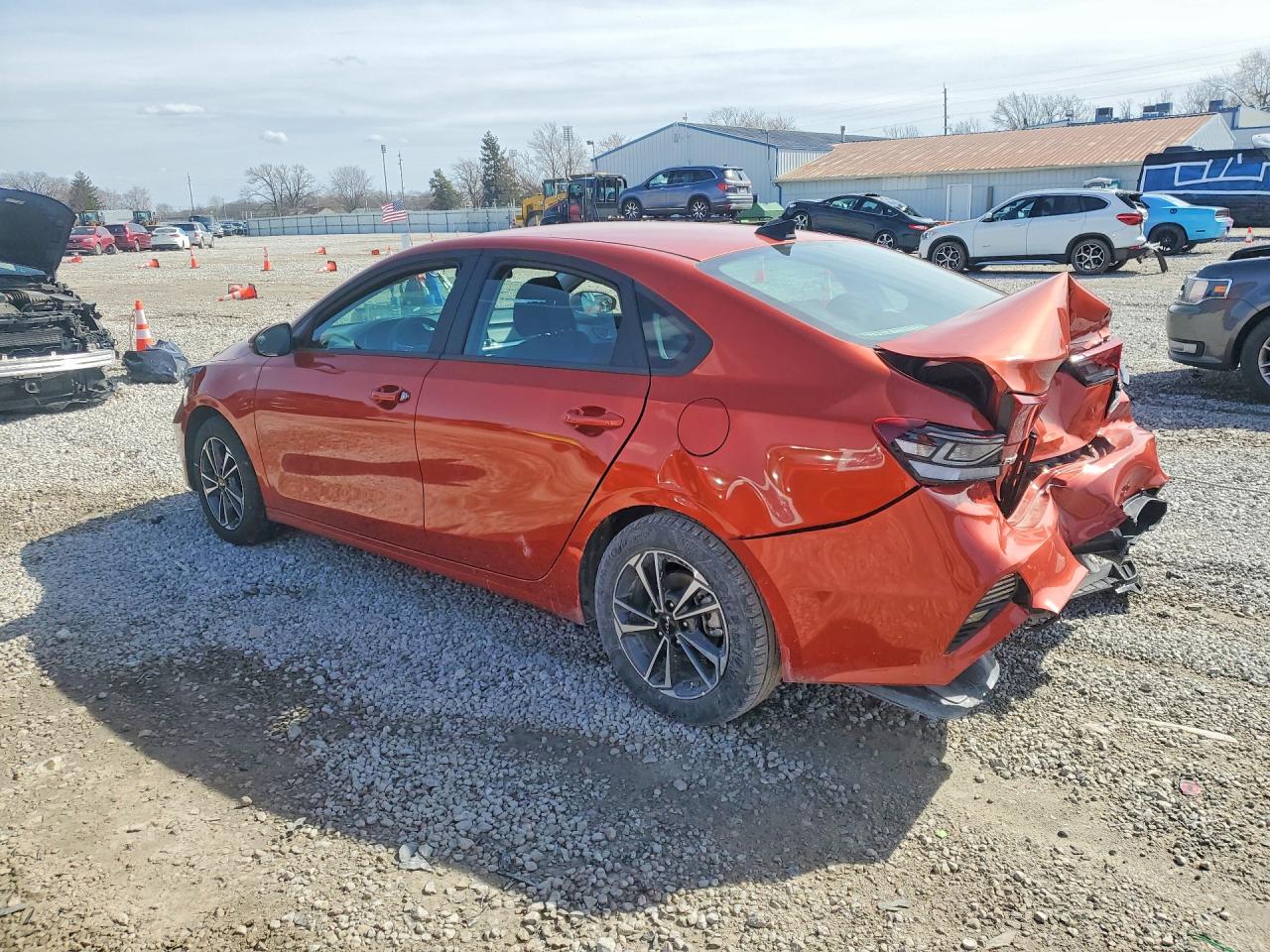 2023 KIA FORTE LXS photo 2