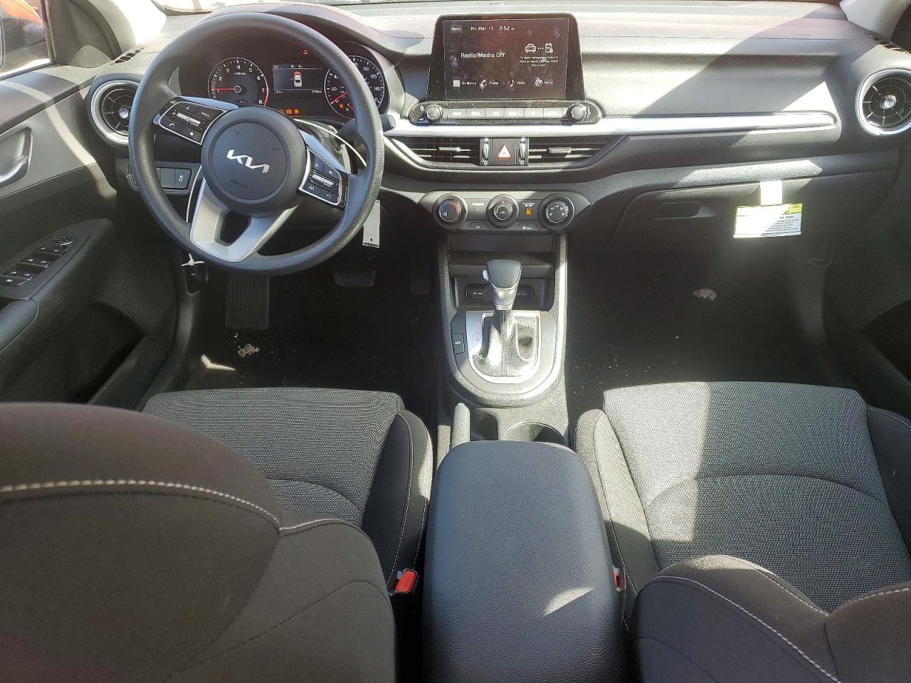 2023 KIA FORTE LXS photo 8