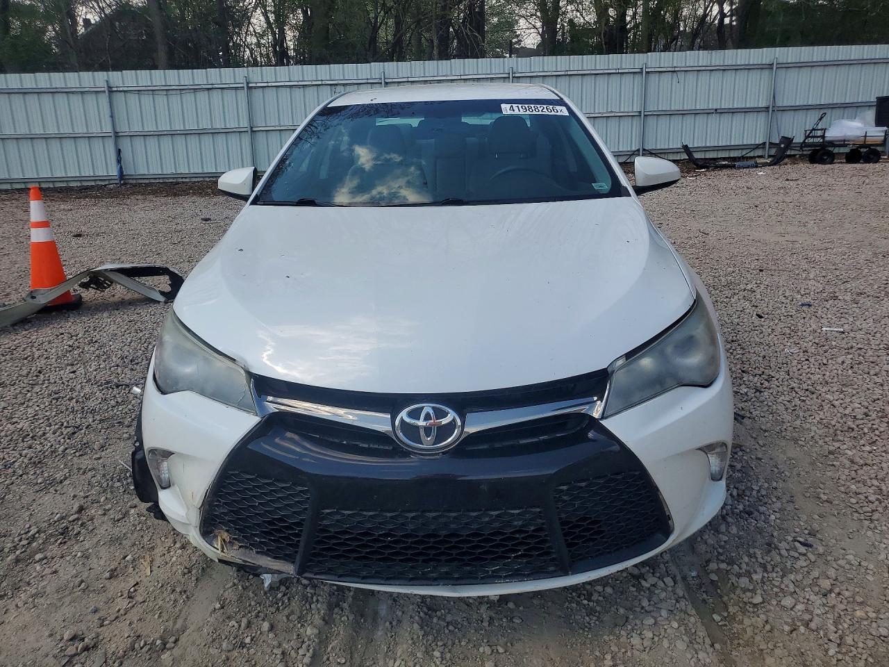 2017 TOYOTA CAMRY SE photo 13