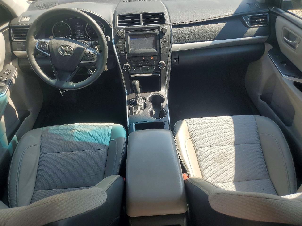 2017 TOYOTA CAMRY SE photo 22