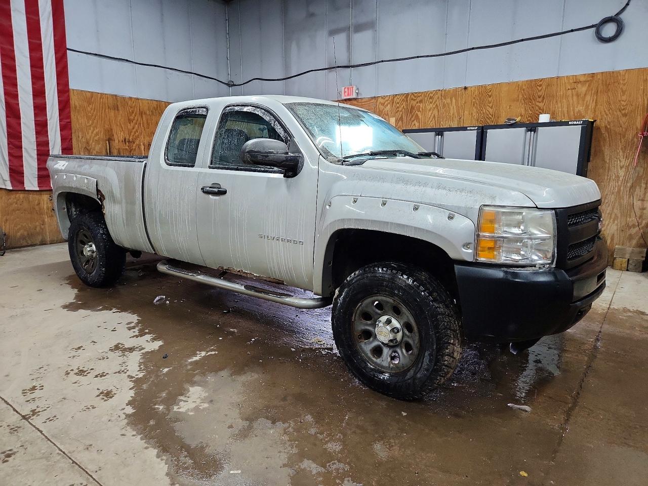 2010 CHEVROLET SILVERADO K1500 photo 7