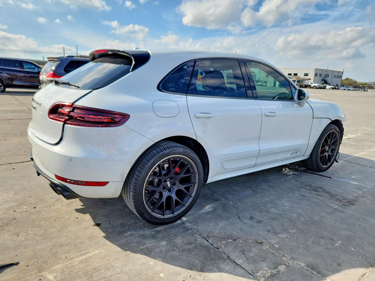 2018 PORSCHE MACAN photo 5