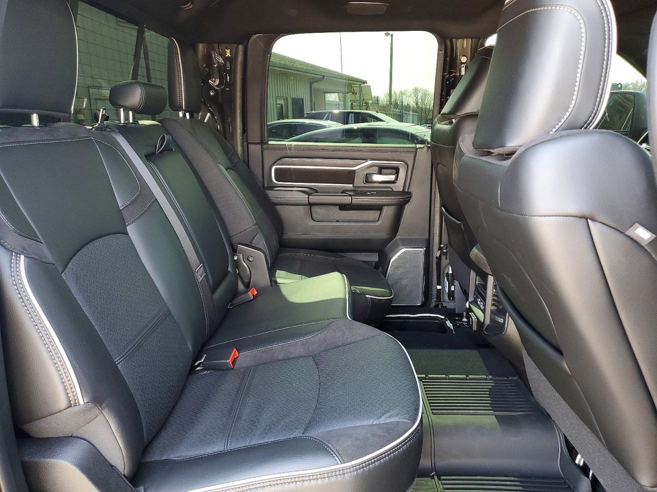2025 RAM 2500 LARAMIE photo 6