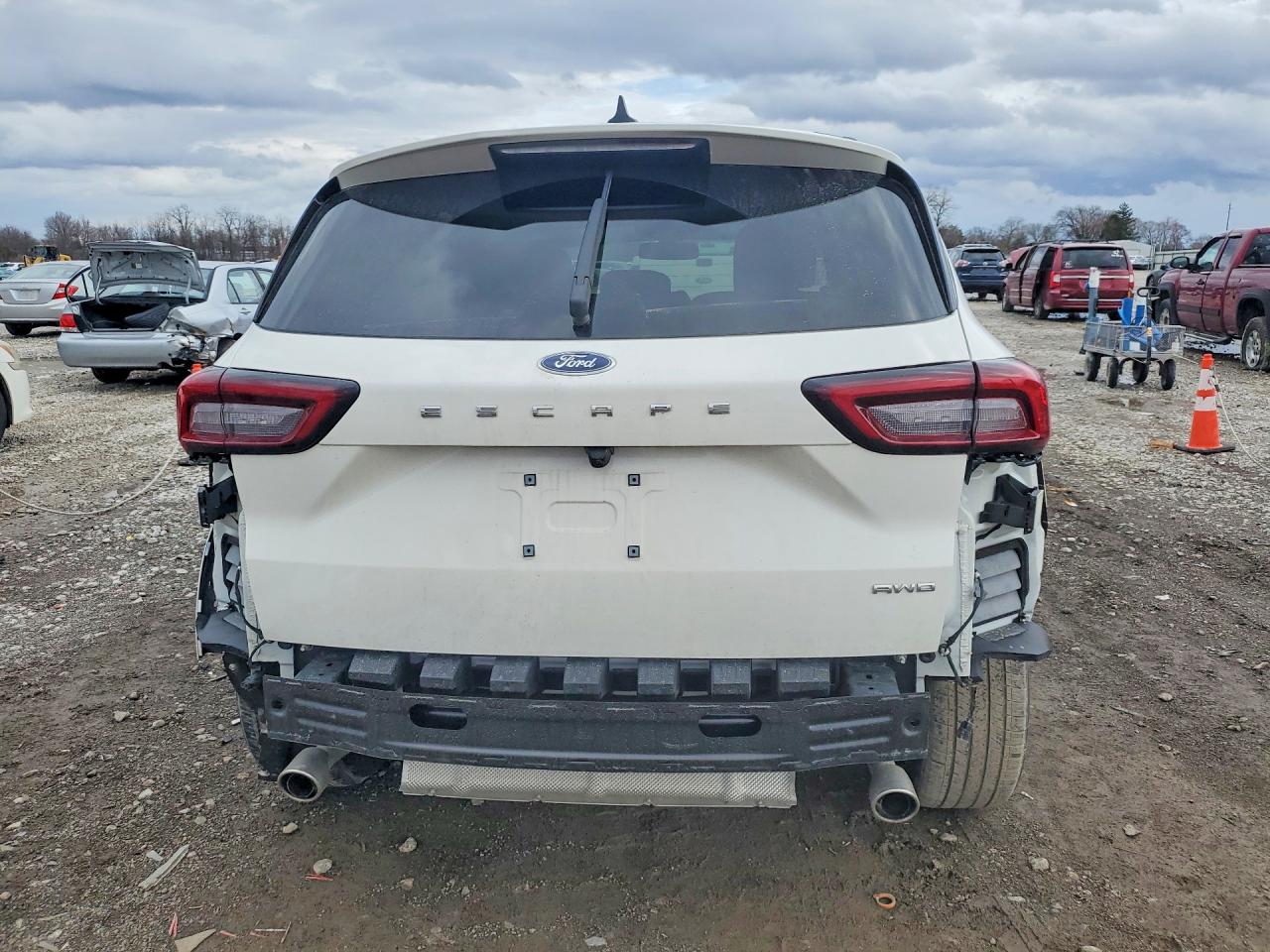 2025 FORD ESCAPE ST LINE ELITE photo 11