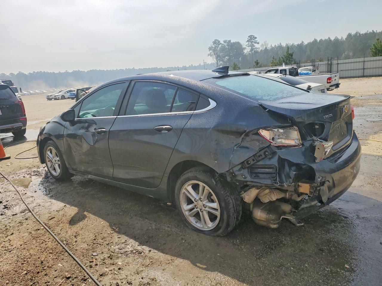 2017 CHEVROLET CRUZE LT photo 3