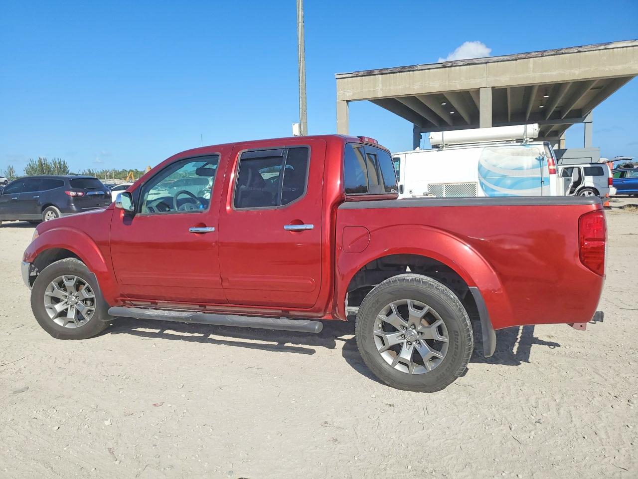 2019 NISSAN FRONTIER SL photo 2