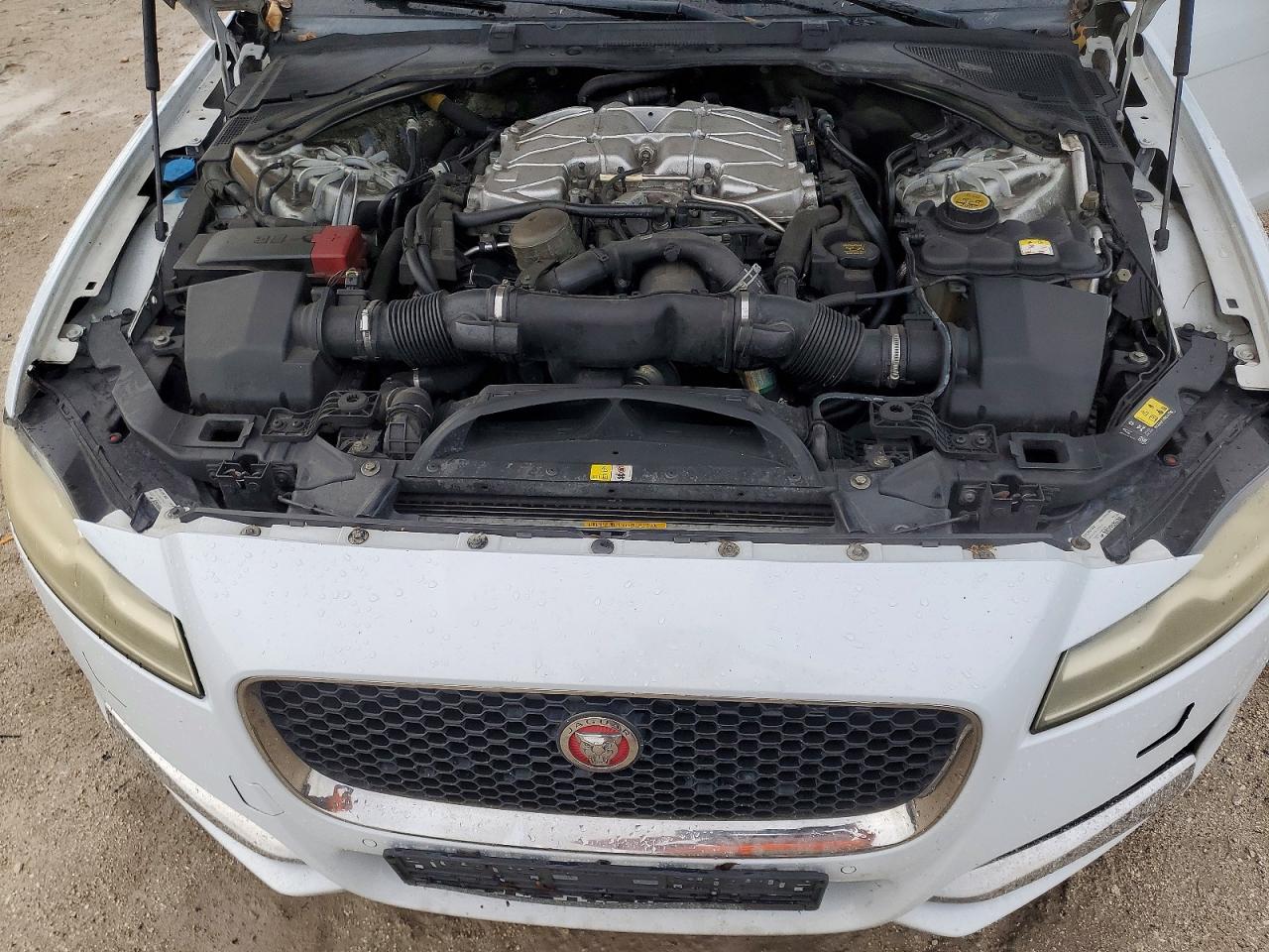 2016 JAGUAR XF photo 21