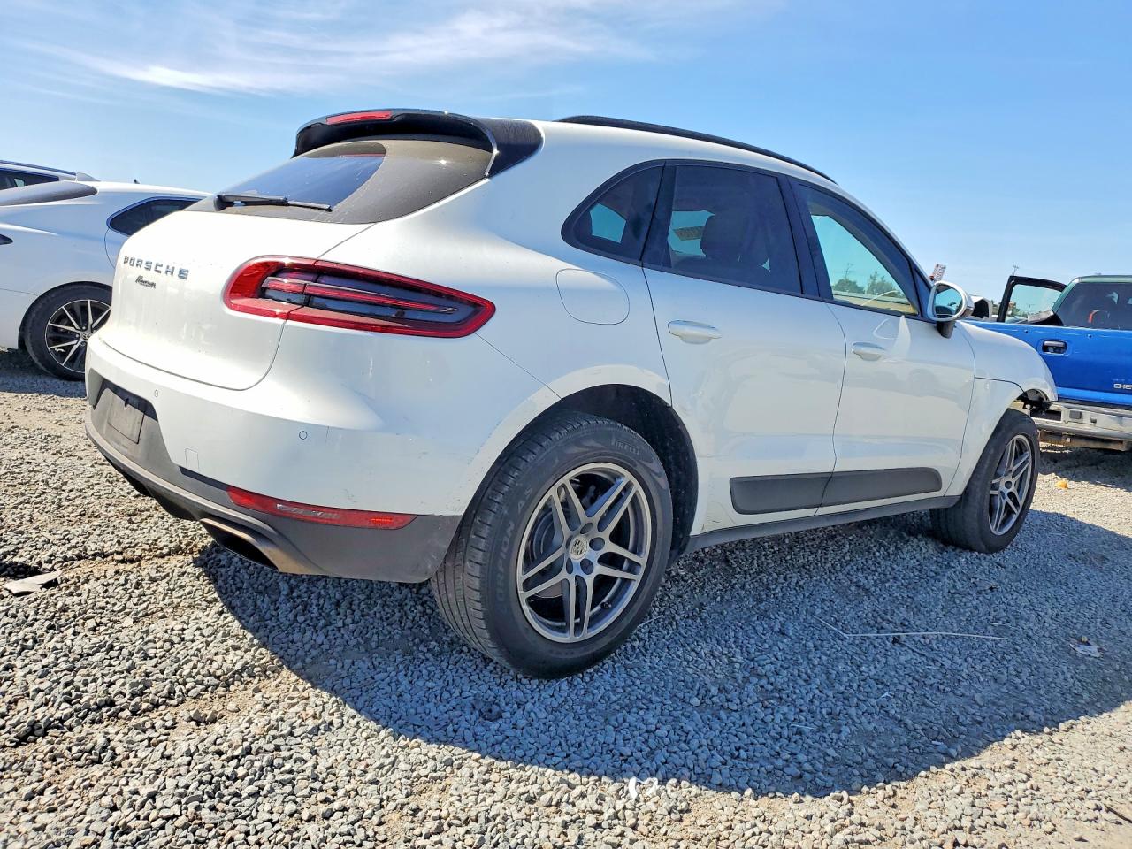2017 PORSCHE MACAN photo 3