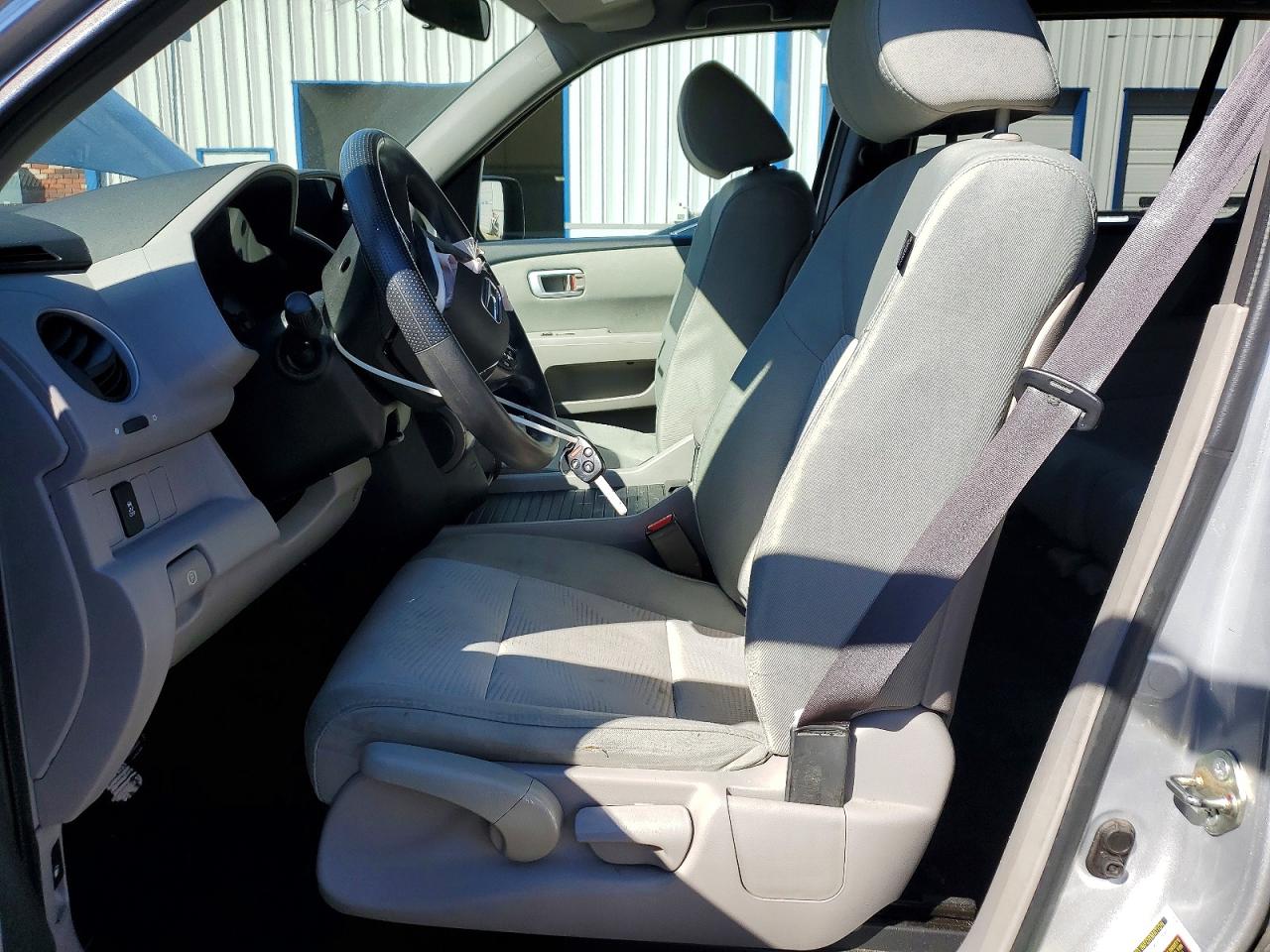 2015 HONDA PILOT LX photo 7