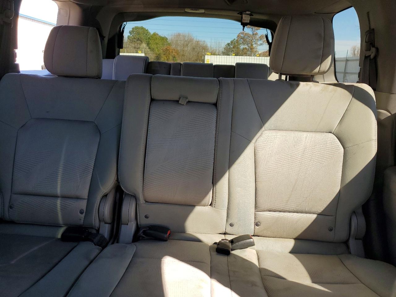 2015 HONDA PILOT LX photo 10