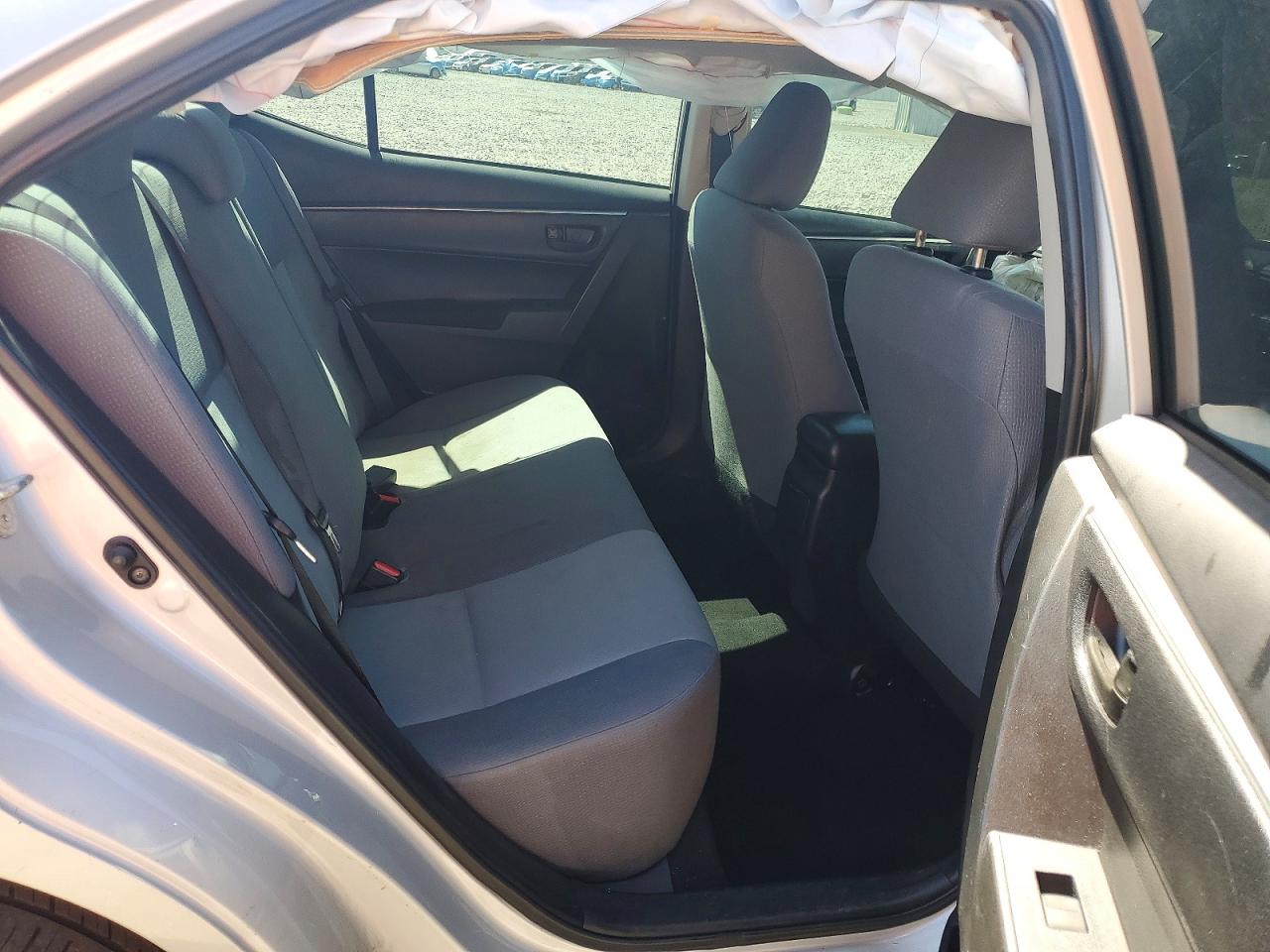2015 TOYOTA COROLLA L photo 19