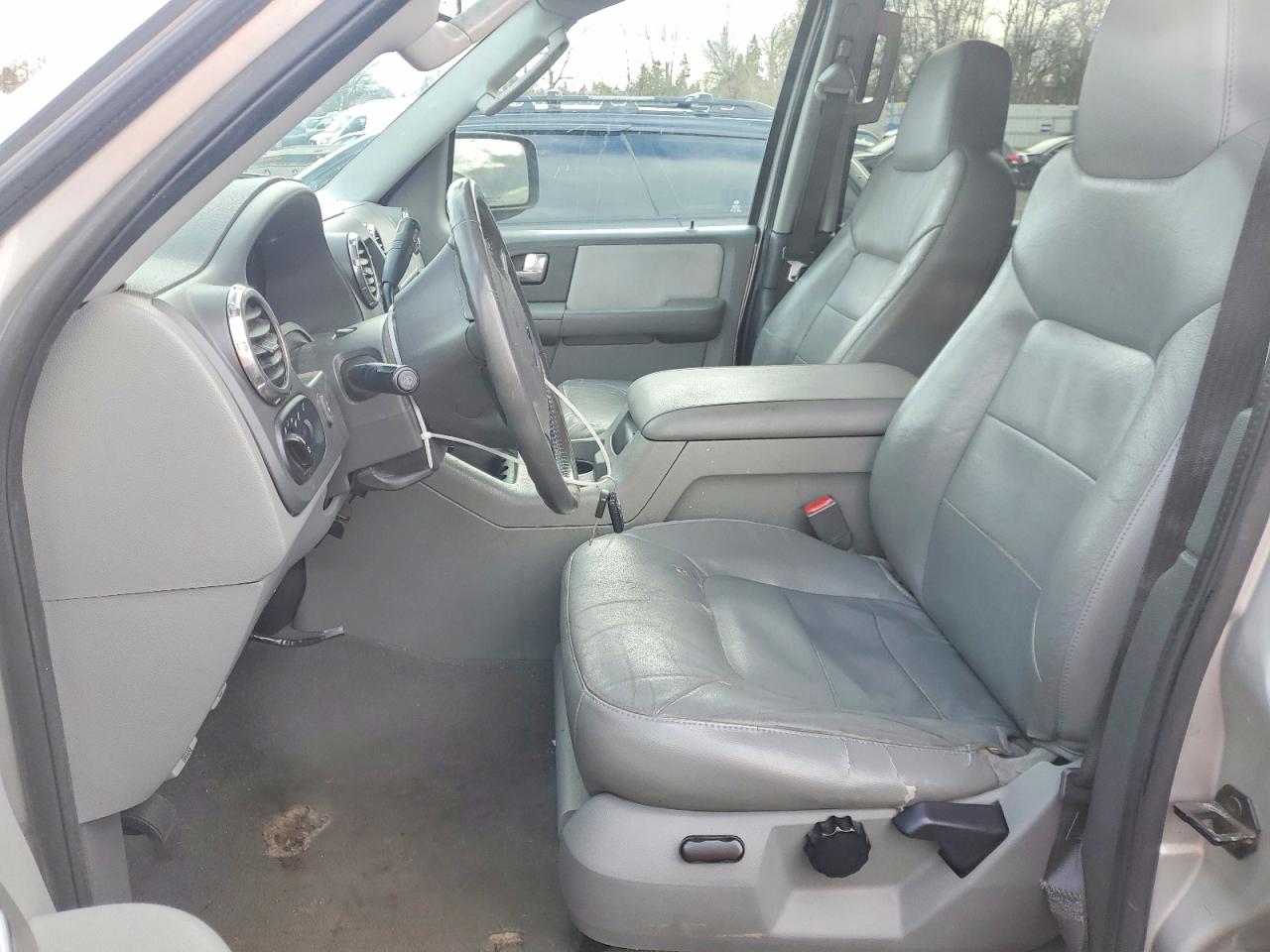 2004 FORD EXPEDITION XLT photo 7