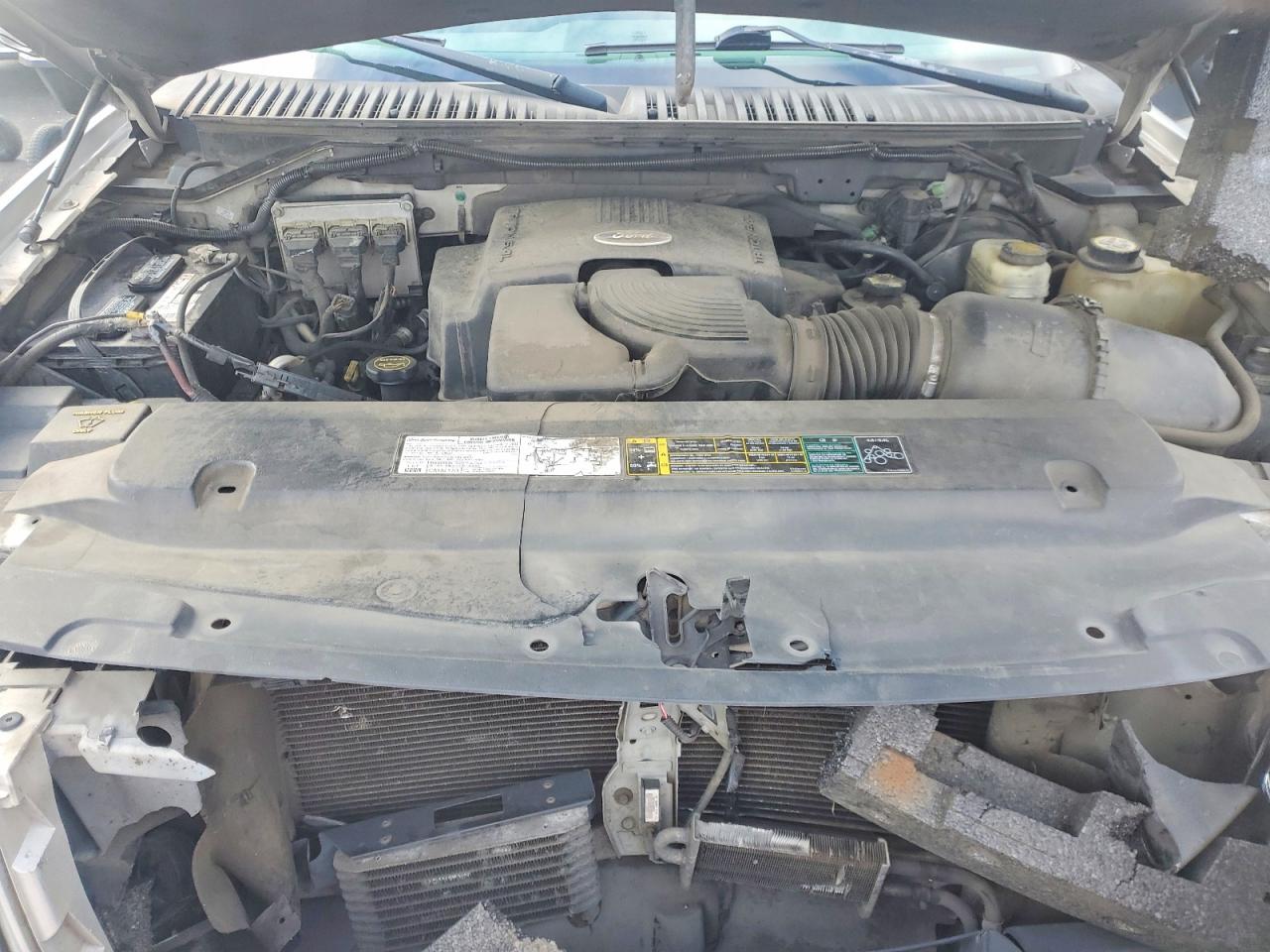 2004 FORD EXPEDITION XLT photo 12