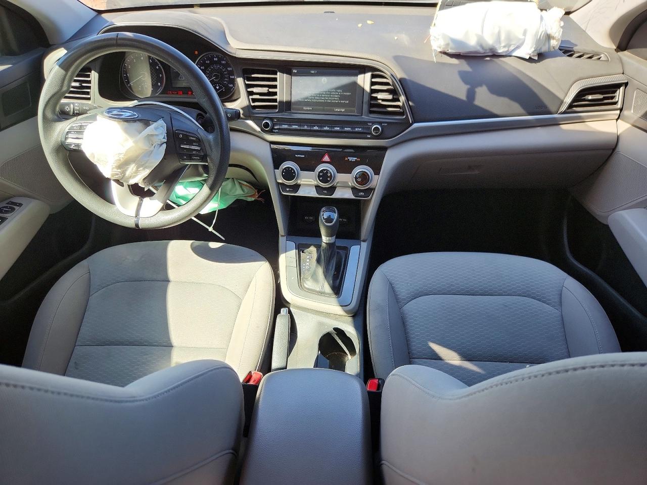 2019 HYUNDAI ELANTRA photo 8