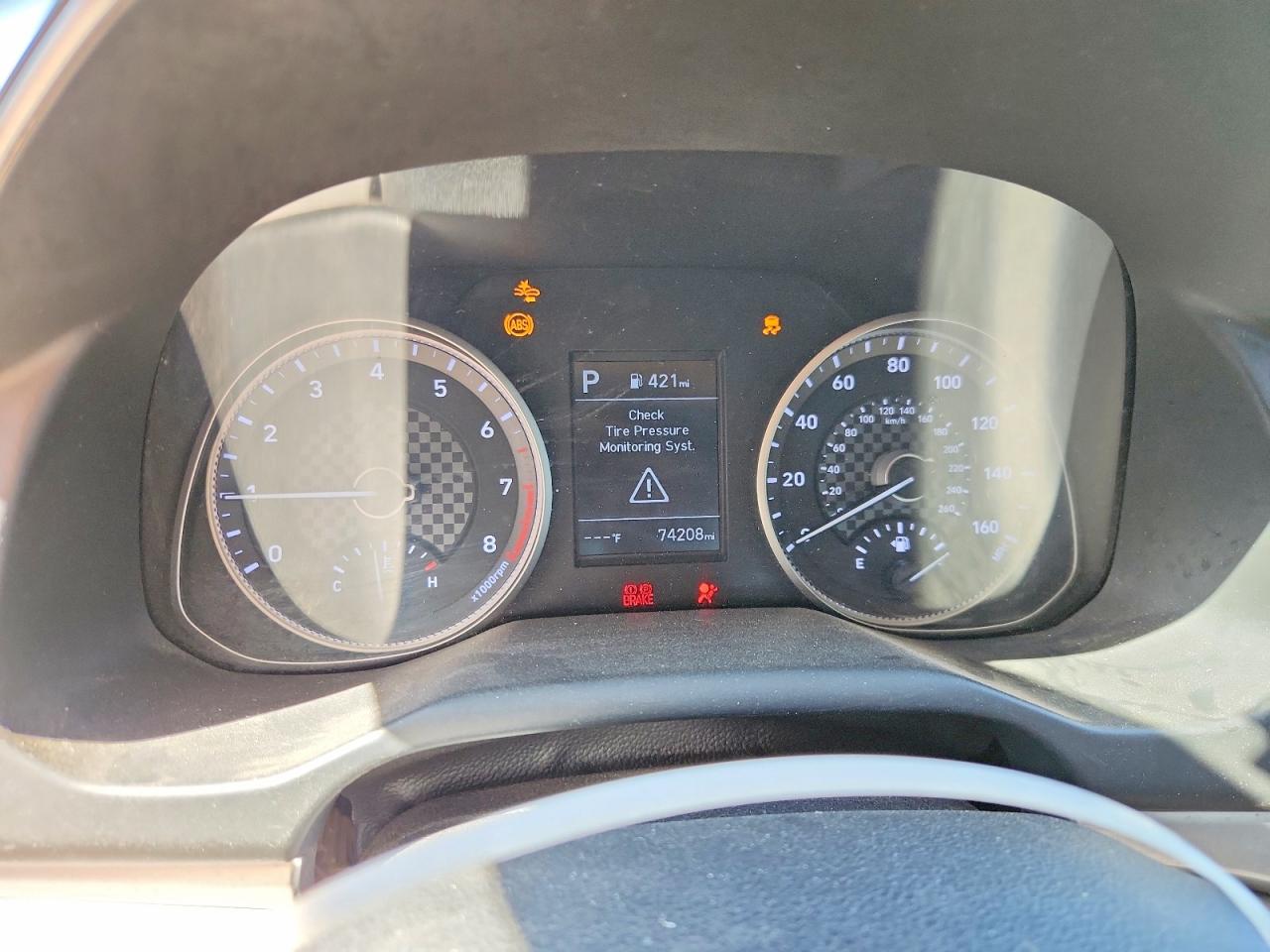 2019 HYUNDAI ELANTRA photo 9