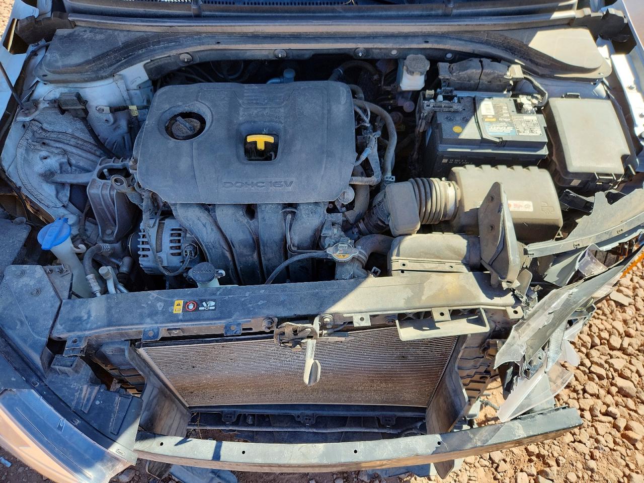2019 HYUNDAI ELANTRA photo 11