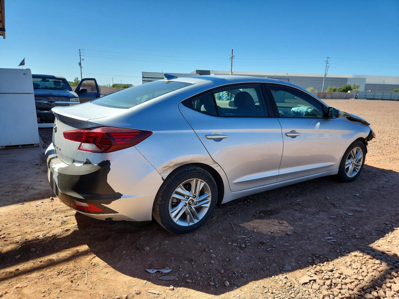 2019 HYUNDAI ELANTRA photo 3