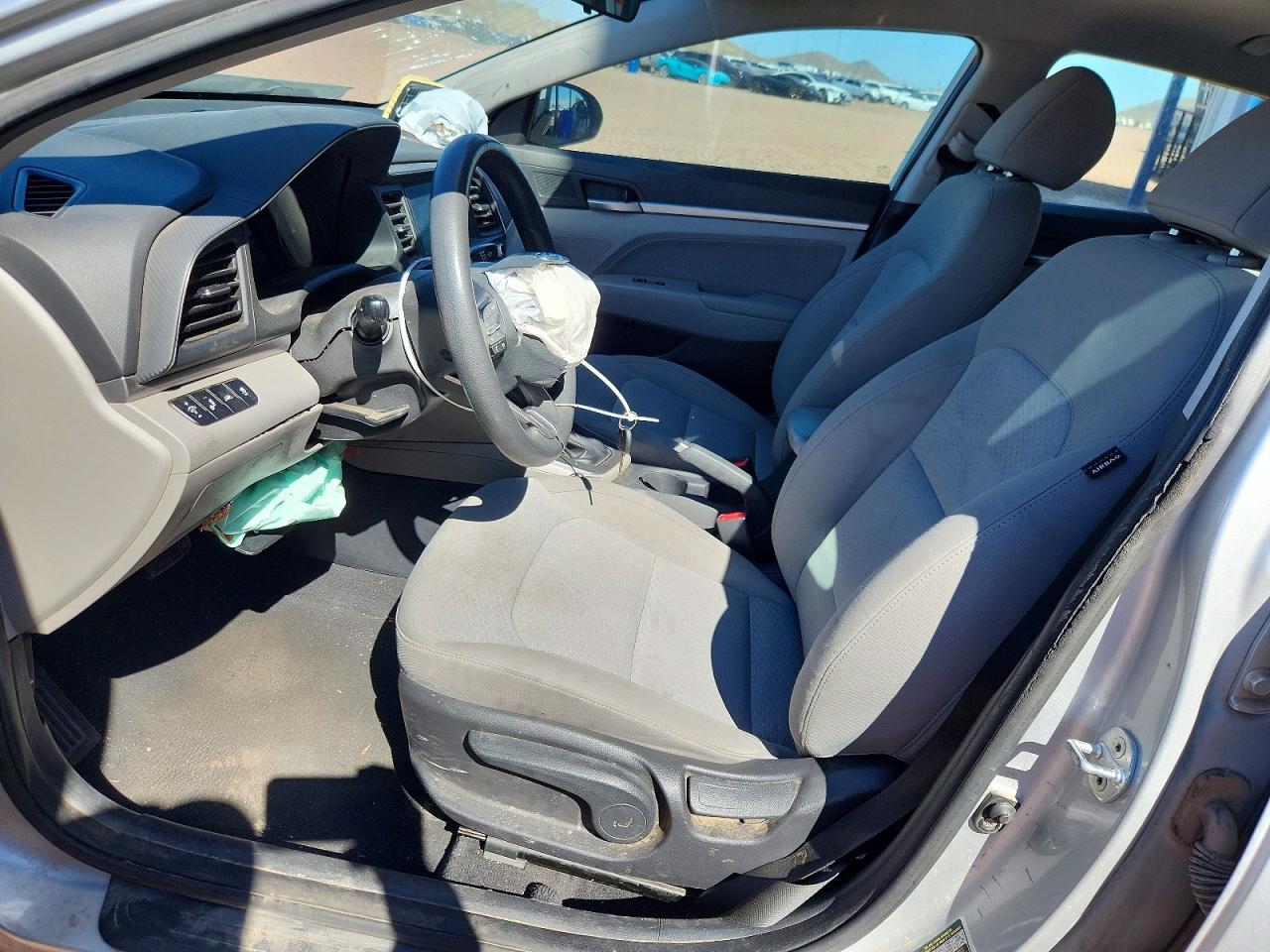 2019 HYUNDAI ELANTRA photo 7