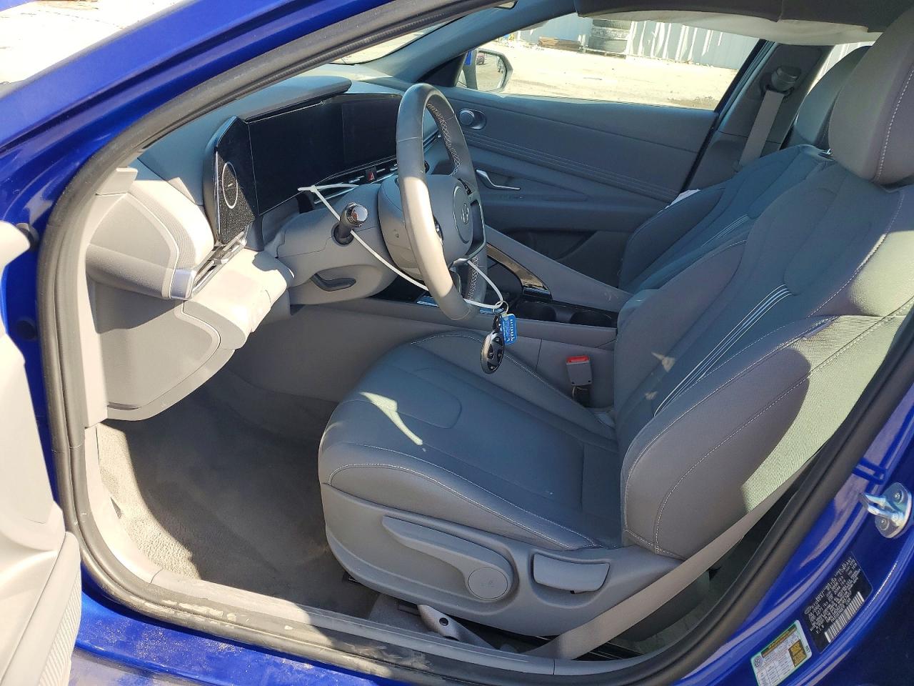 2025 HYUNDAI ELANTRA SEL CONVENIENCE photo 7