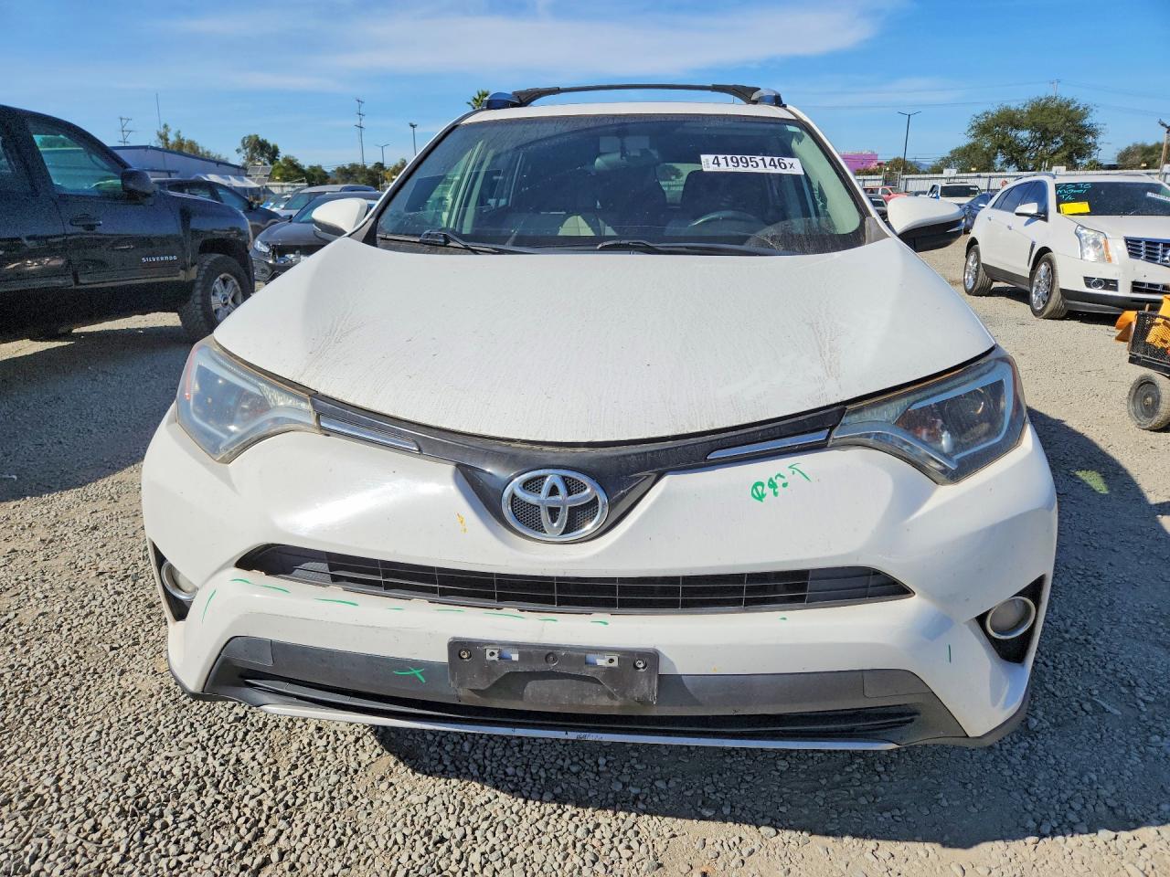 2016 TOYOTA RAV4 XLE photo 5