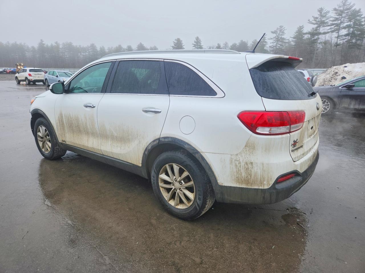 2016 KIA SORENTO LX photo 3