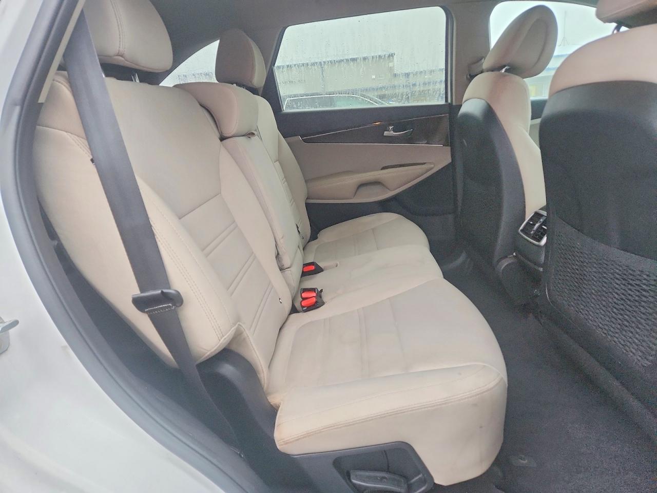 2016 KIA SORENTO LX photo 21