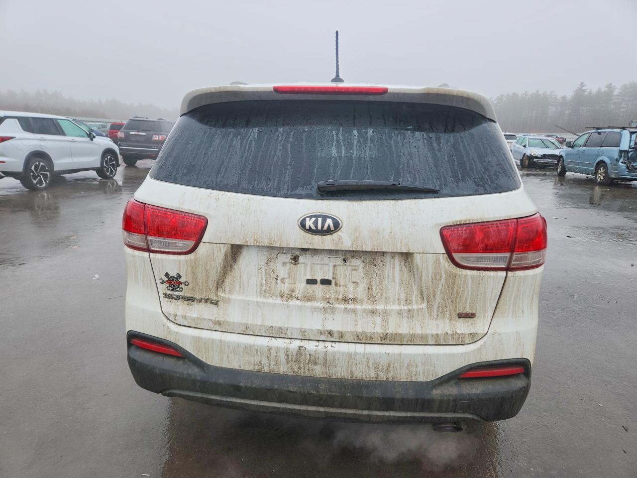 2016 KIA SORENTO LX photo 11