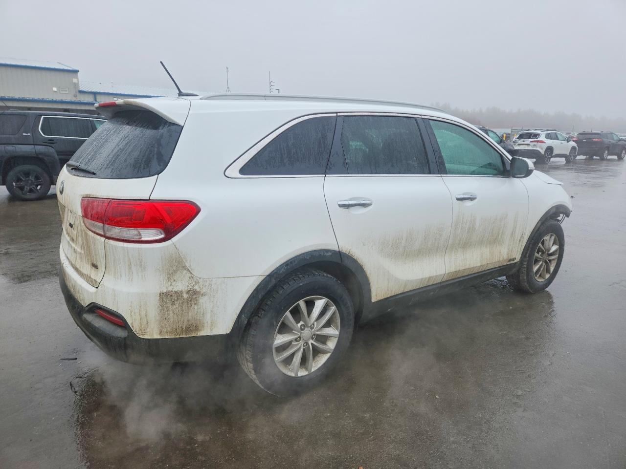 2016 KIA SORENTO LX photo 5