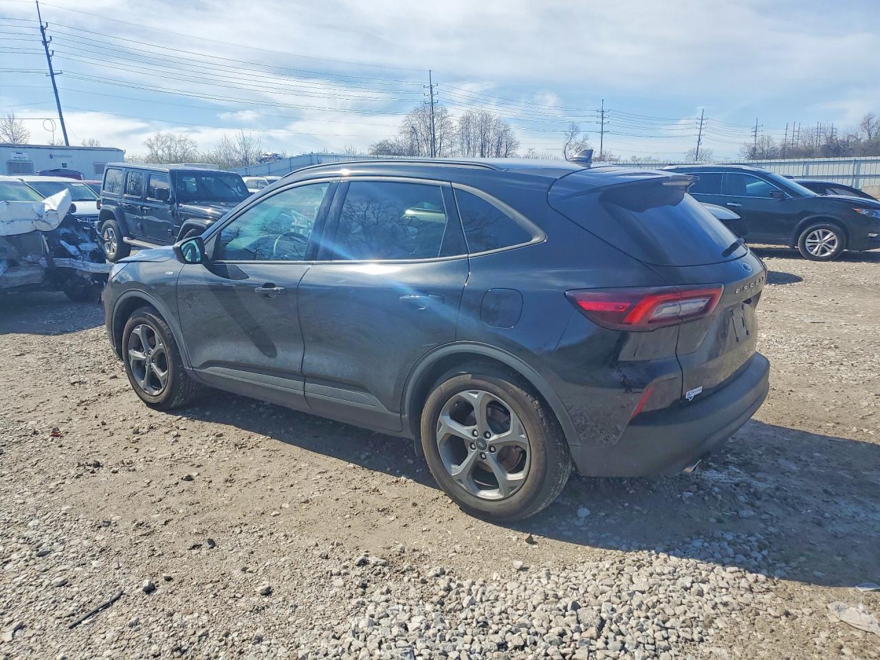 2025 FORD ESCAPE ST LINE photo 2