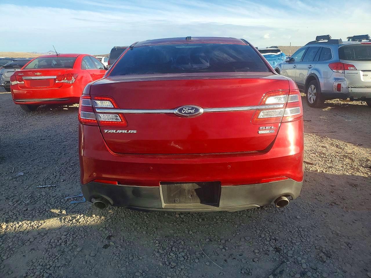 2015 FORD TAURUS SEL photo 11