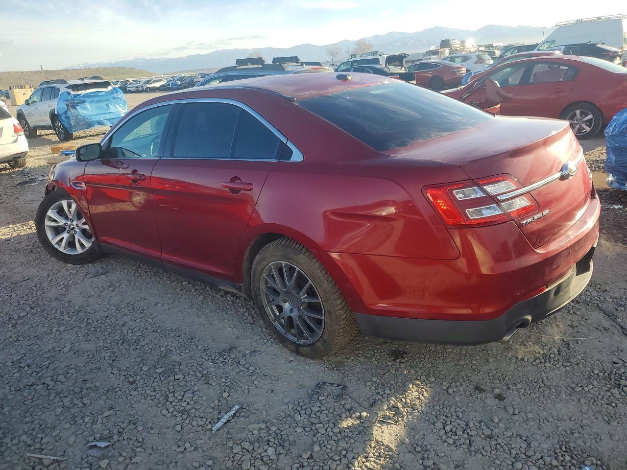 2015 FORD TAURUS SEL photo 3