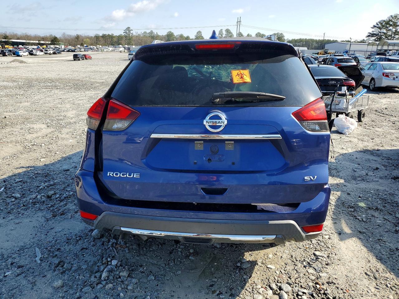 2018 NISSAN ROGUE SV photo 11