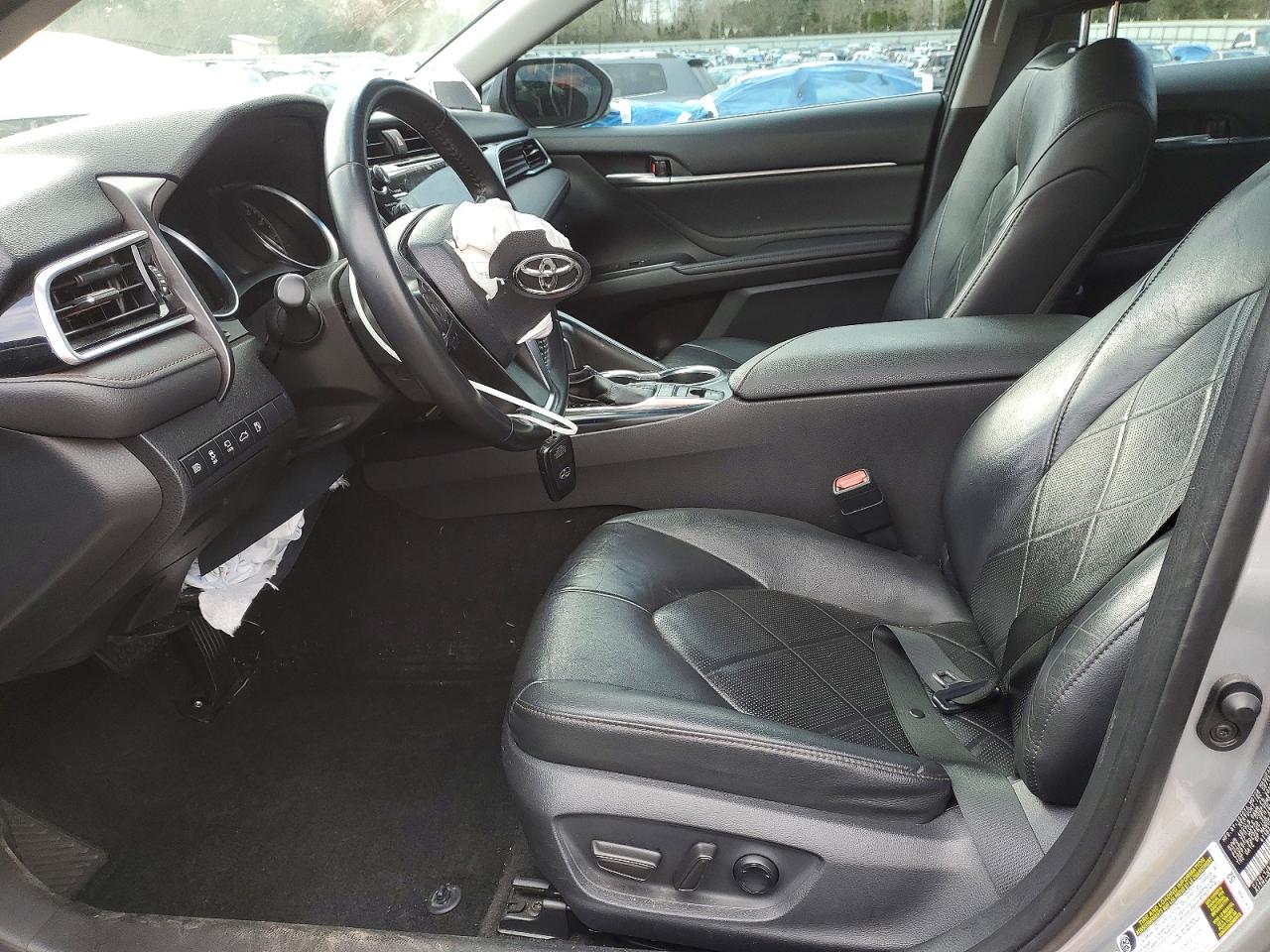 2018 TOYOTA CAMRY XLE V6 photo 13