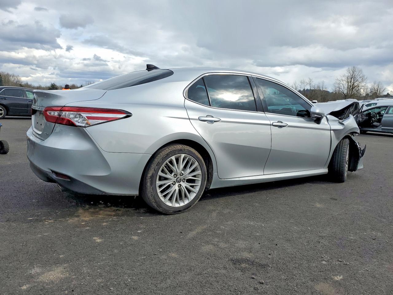 2018 TOYOTA CAMRY XLE V6 photo 5