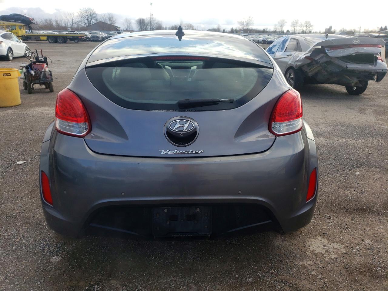 2015 HYUNDAI VELOSTER BASE photo 11