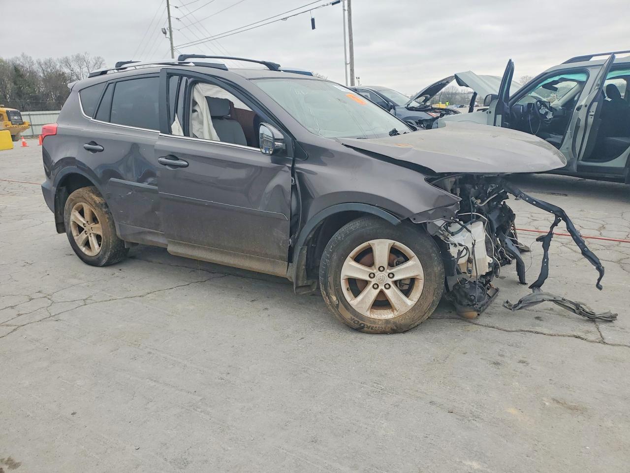2013 TOYOTA RAV4 XLE photo 7