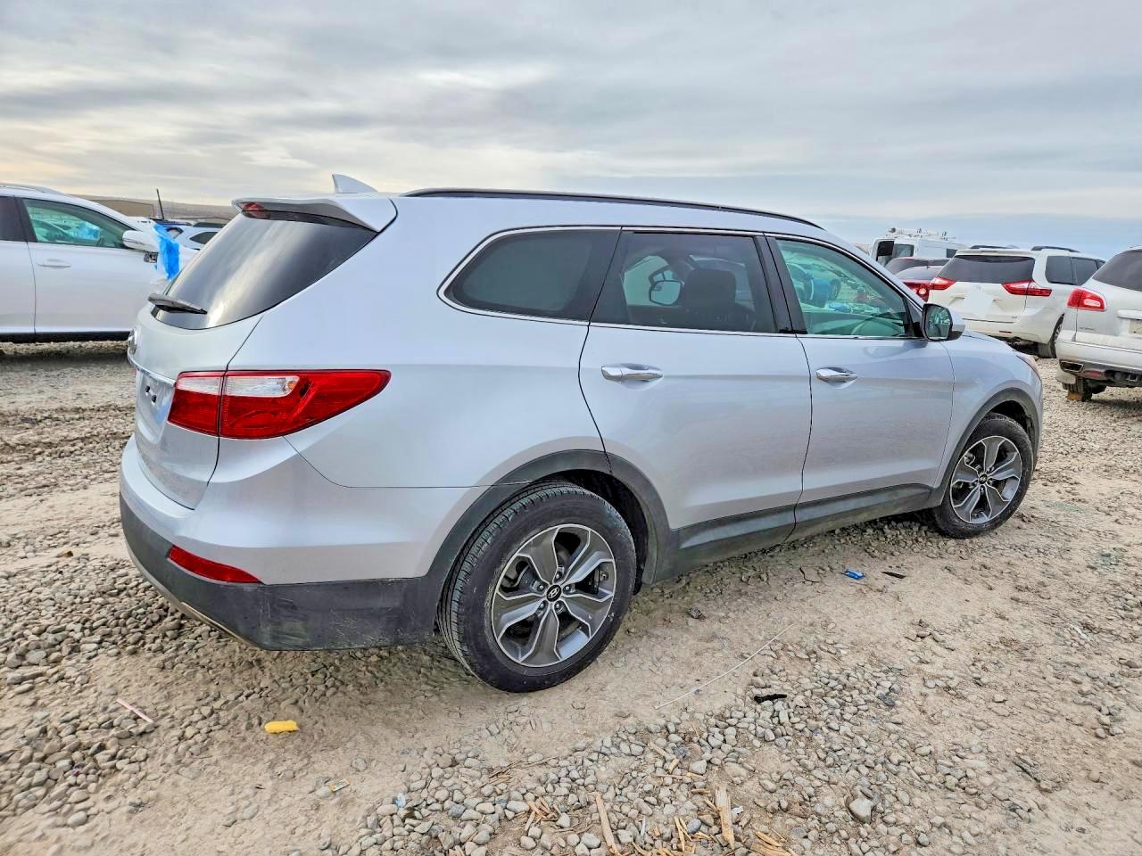 2016 HYUNDAI SANTA FE SE photo 3