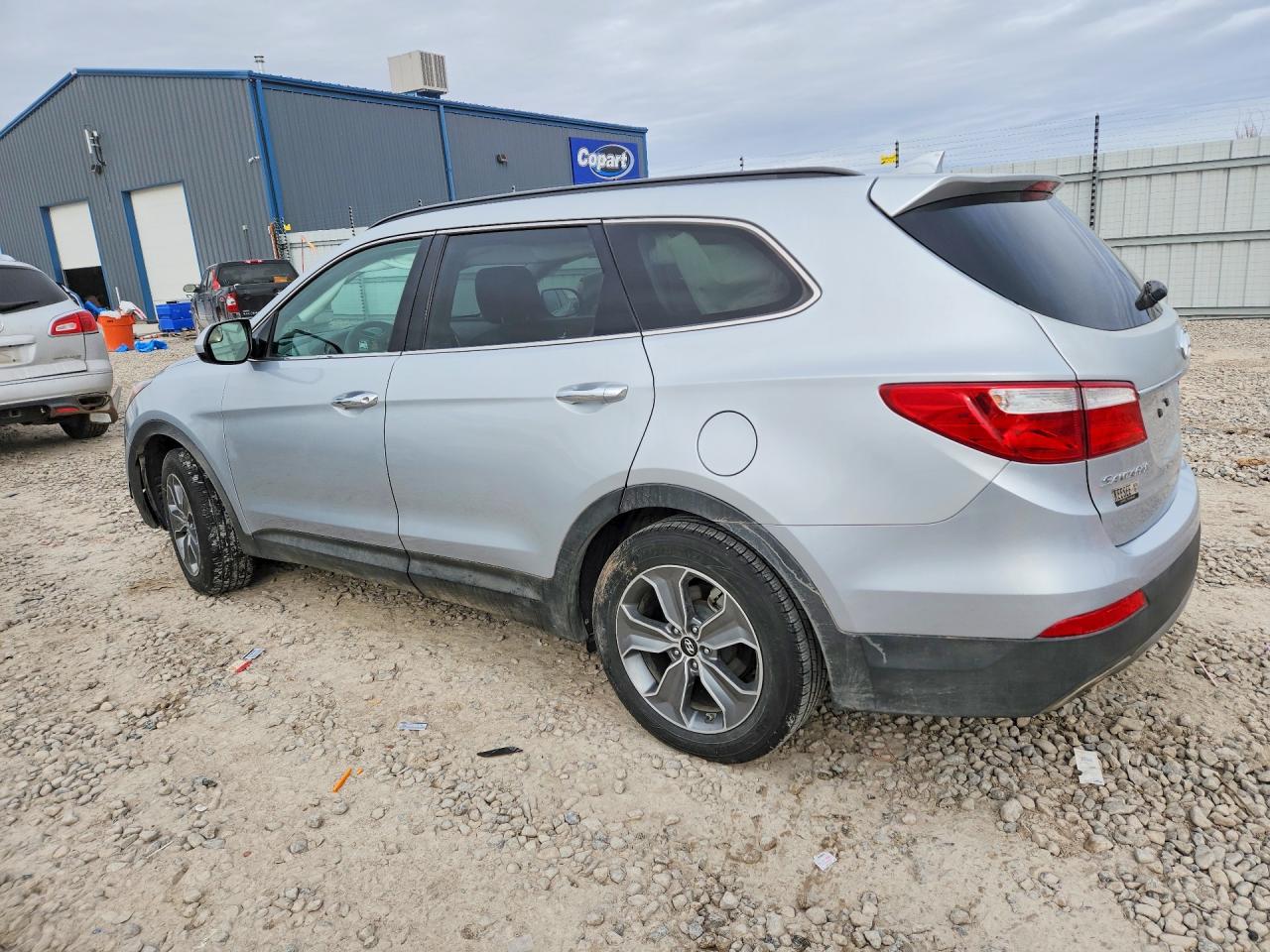 2016 HYUNDAI SANTA FE SE photo 2