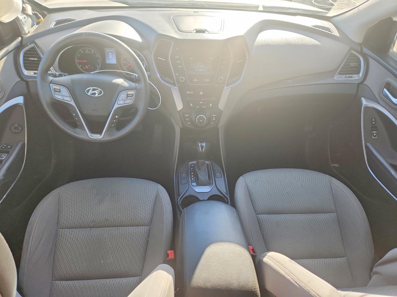 2016 HYUNDAI SANTA FE SE photo 8