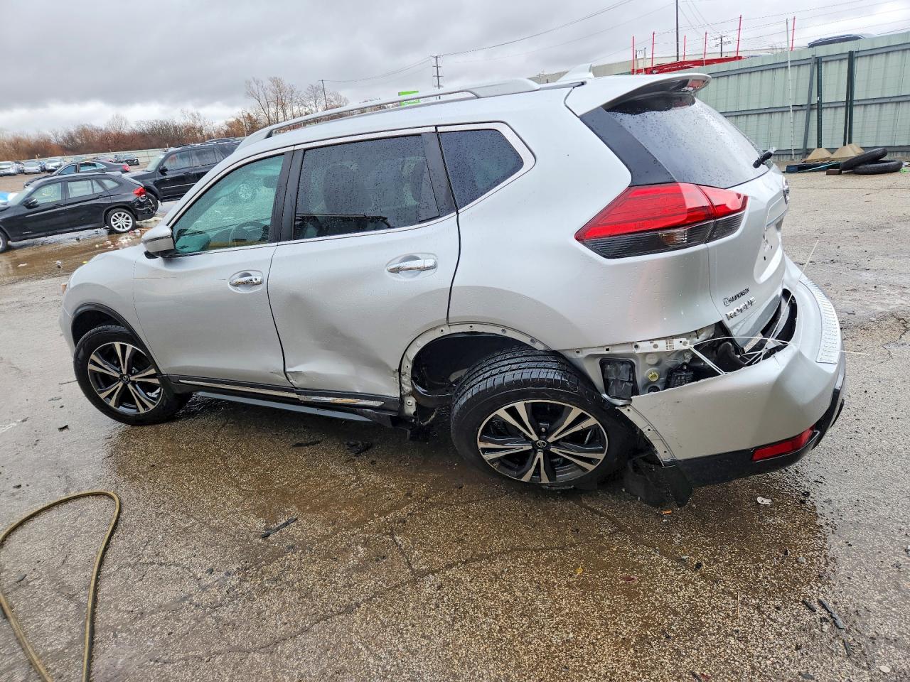 2017 NISSAN ROGUE SL photo 2