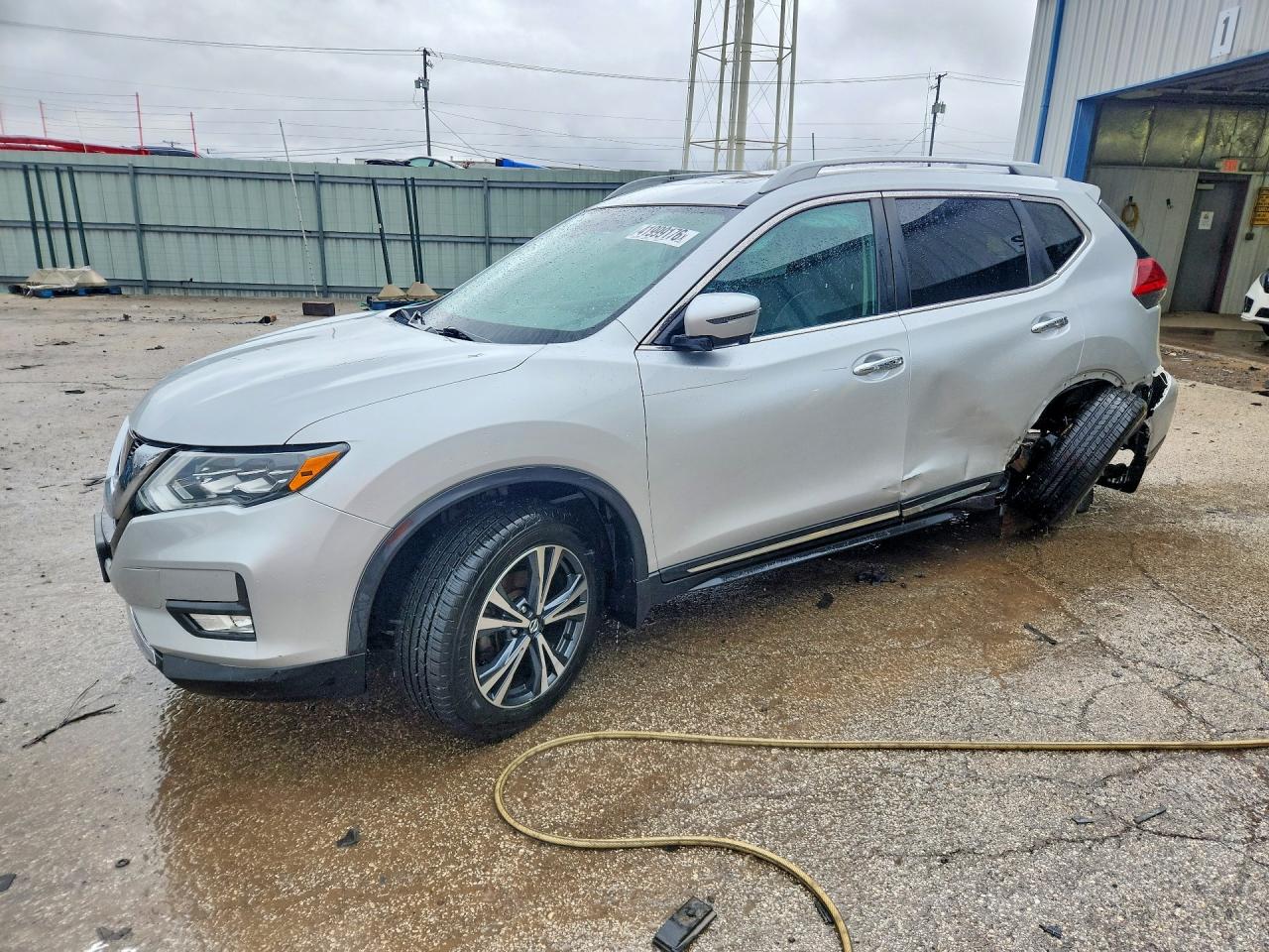 2017 NISSAN ROGUE