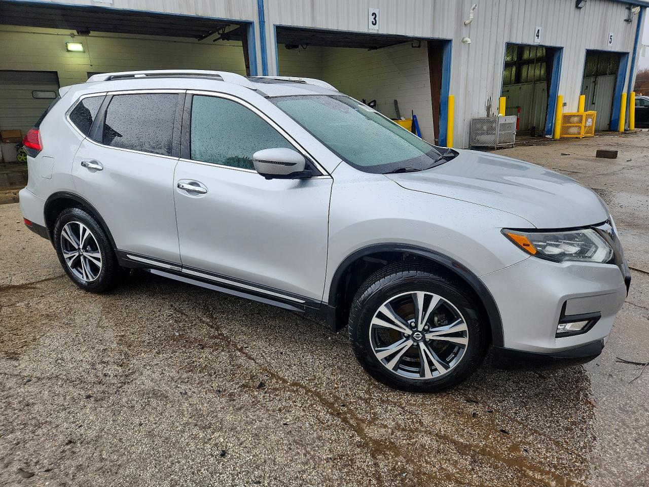 2017 NISSAN ROGUE SL photo 4