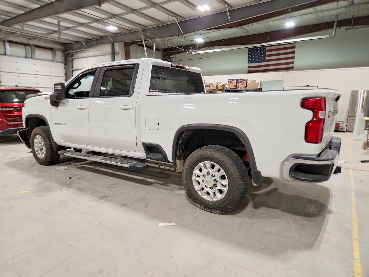 2023 CHEVROLET SILVERADO K2500 HEAVY DUTY LT photo 2